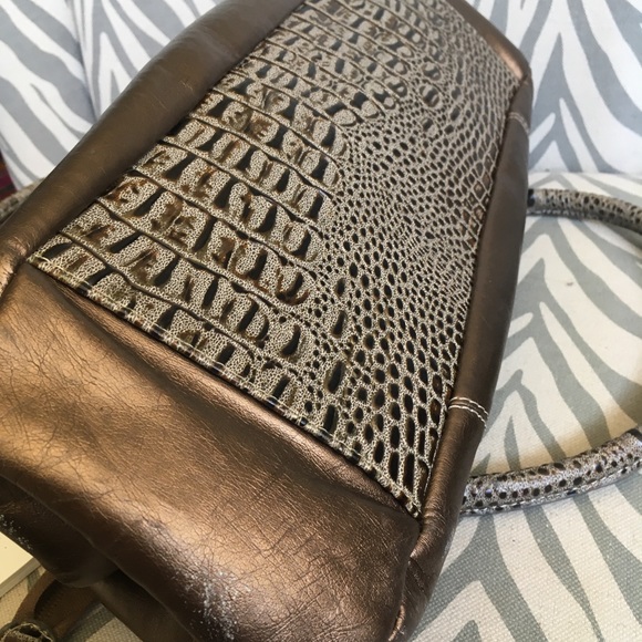 Carlo G gold and print purse - Picture 6 of 6